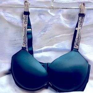 Victoria’s Secret NWOT Bombshell Plunge Bra
